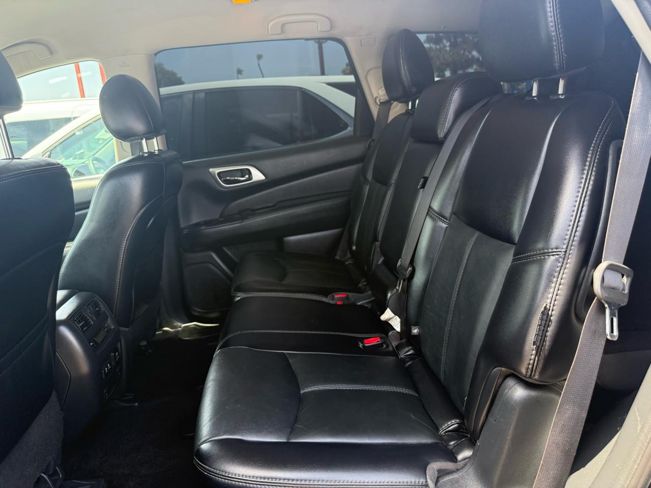 Nissan Pathfinder  2020