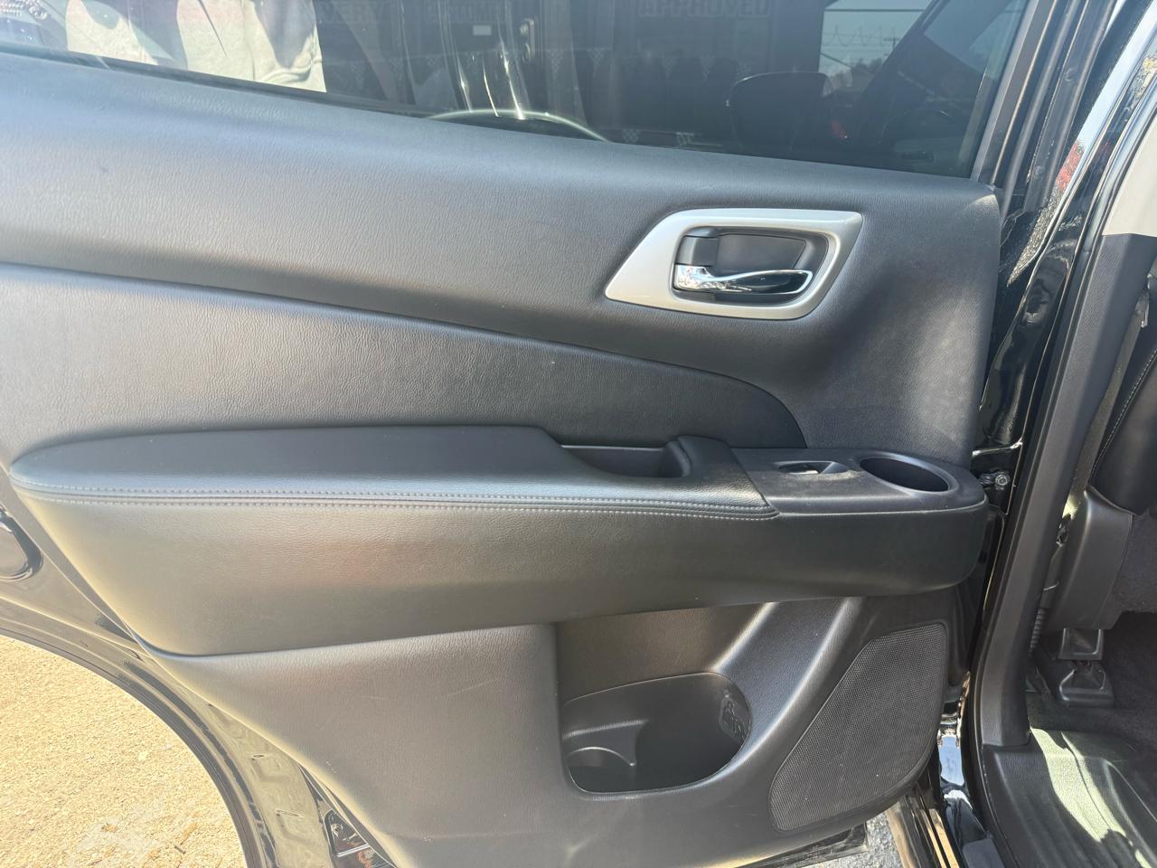 Nissan Pathfinder  2020