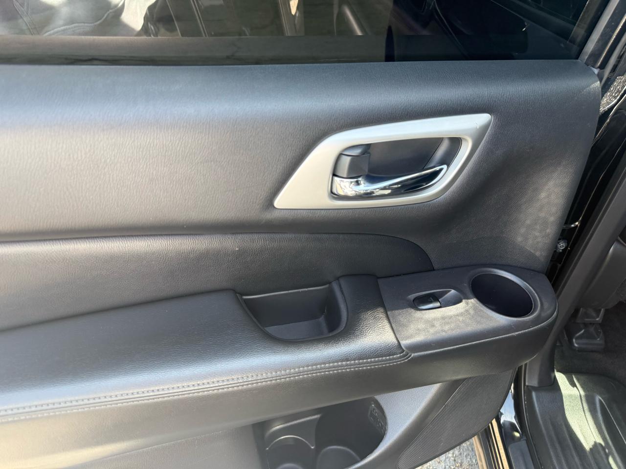 Nissan Pathfinder  2020