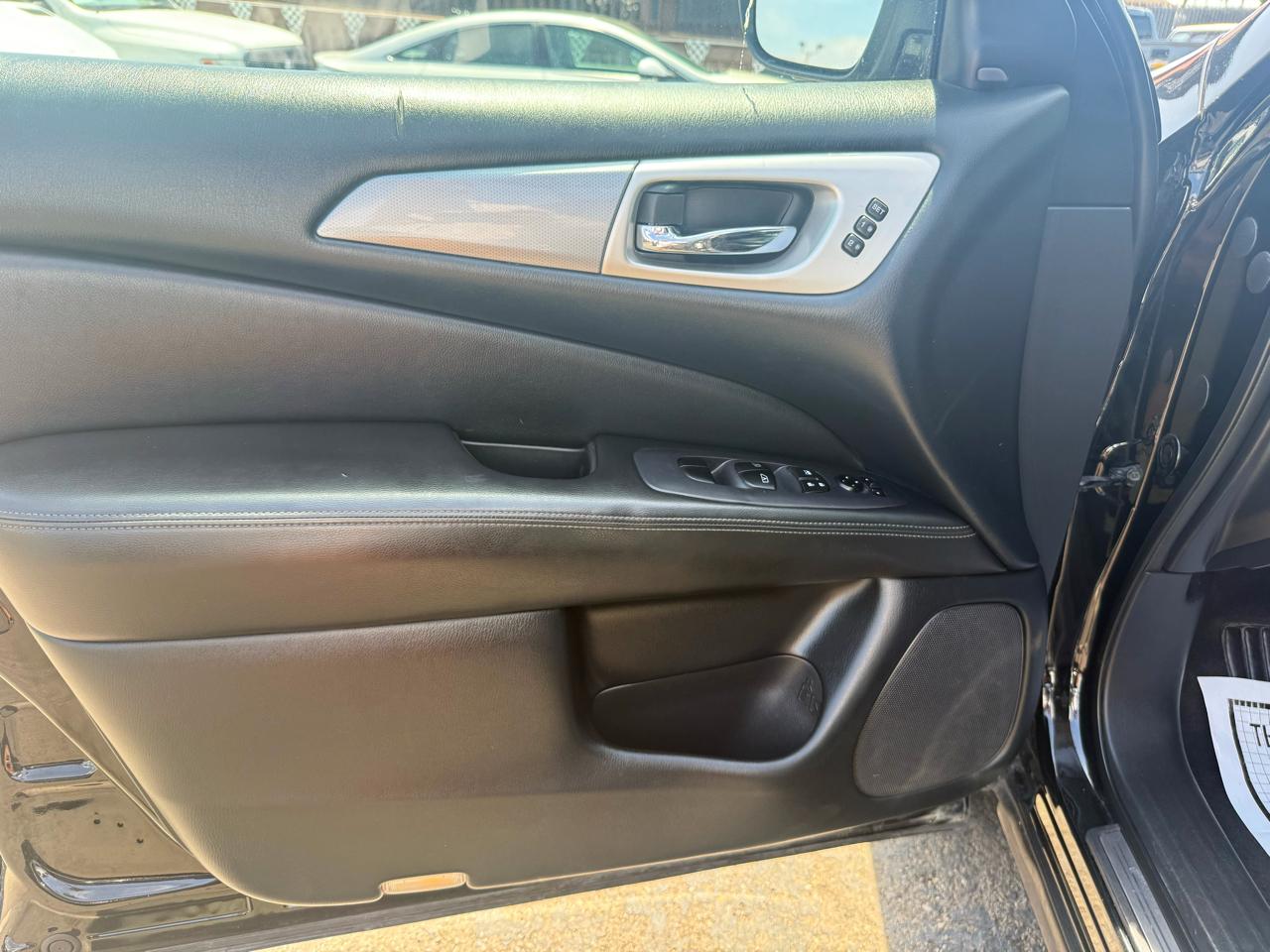 Nissan Pathfinder  2020
