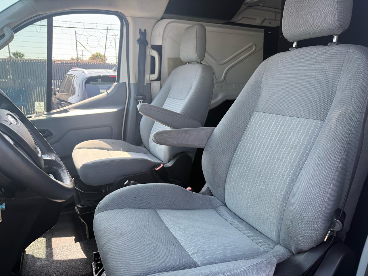 Ford Transit  2015