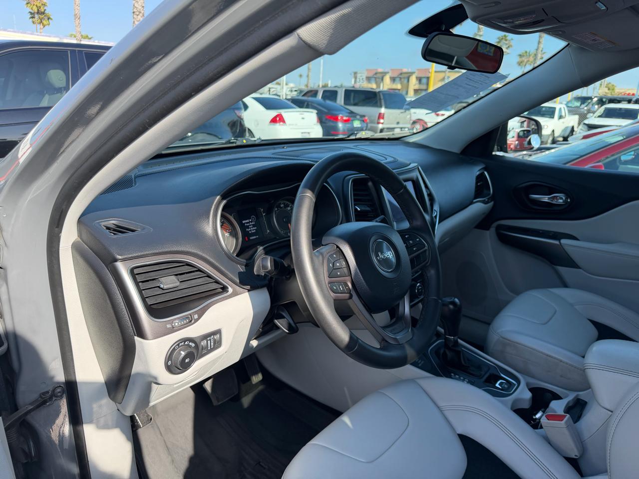 Jeep Cherokee  2020