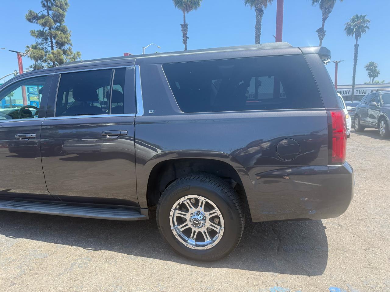Chevrolet Suburban  2015