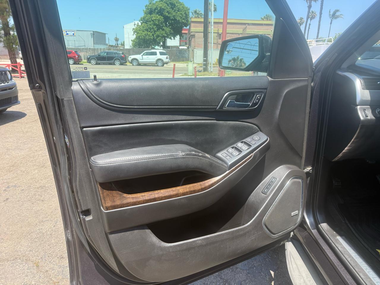 Chevrolet Suburban  2015