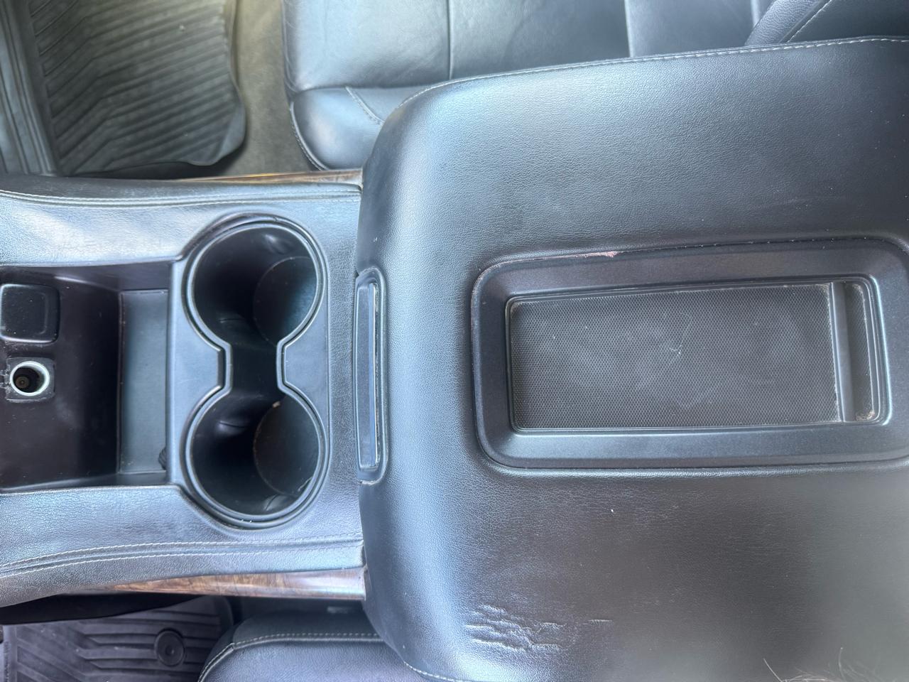 Chevrolet Suburban  2015