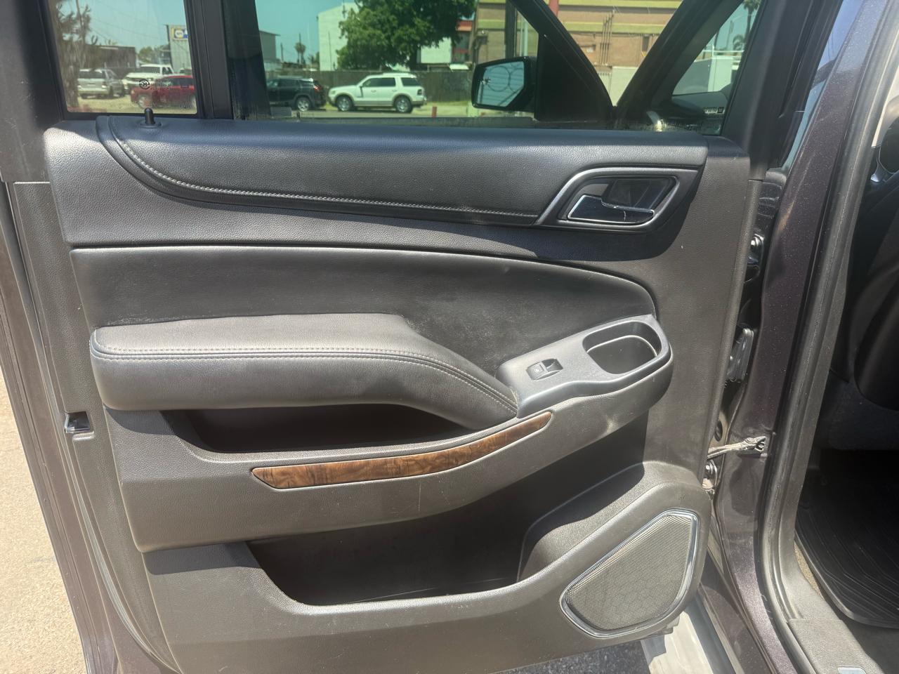 Chevrolet Suburban  2015