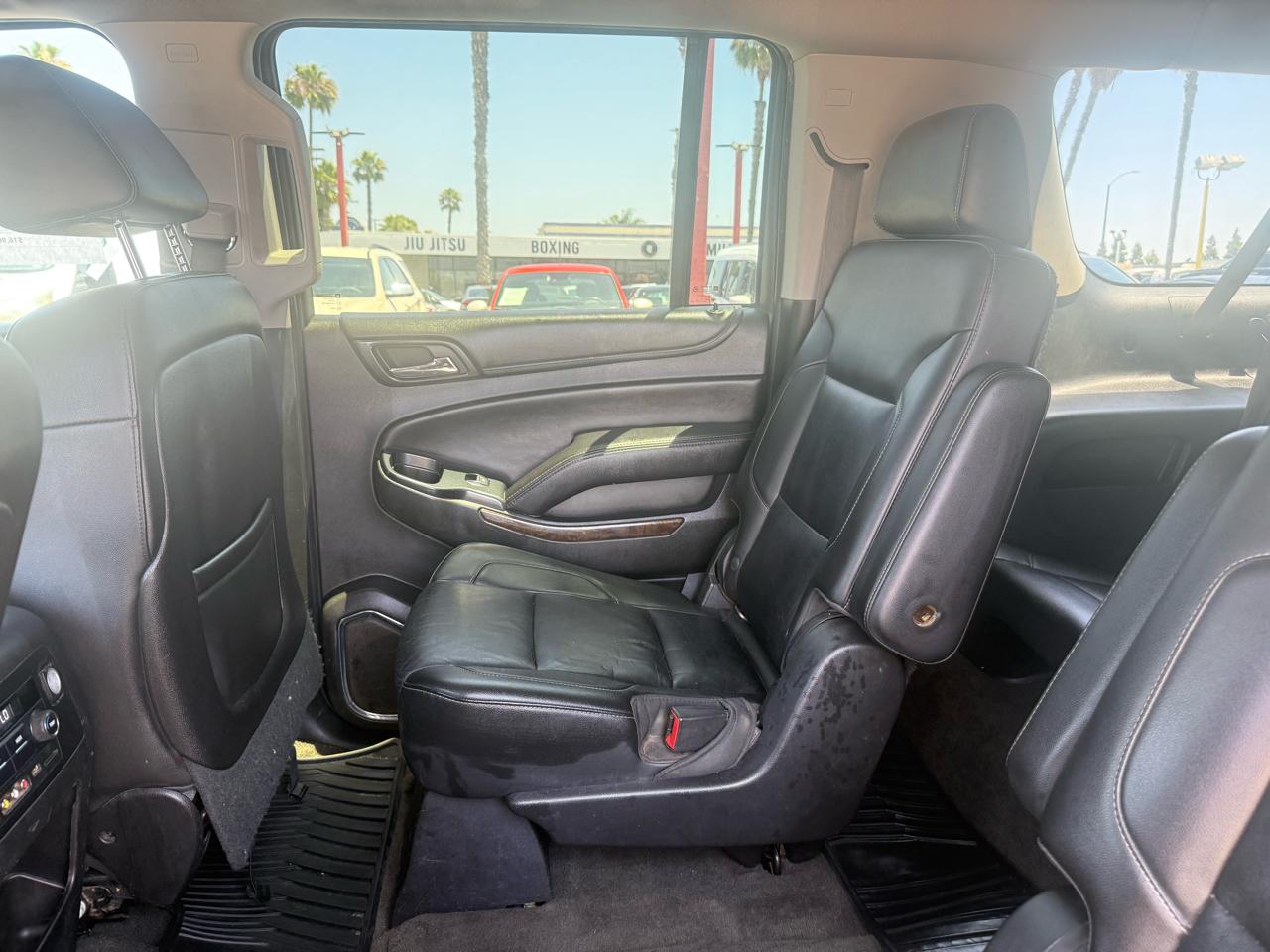 Chevrolet Suburban  2015
