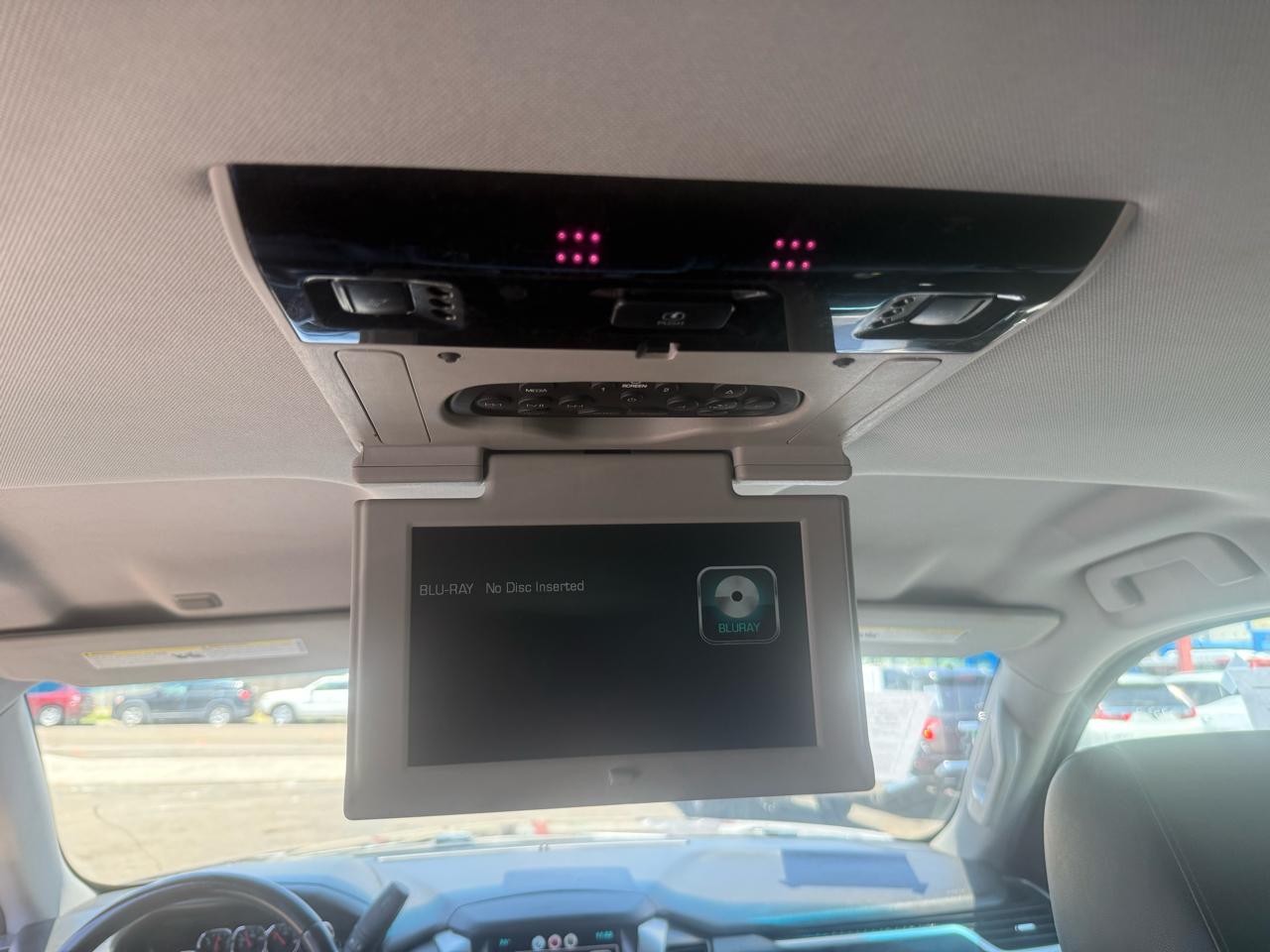 Chevrolet Suburban  2015