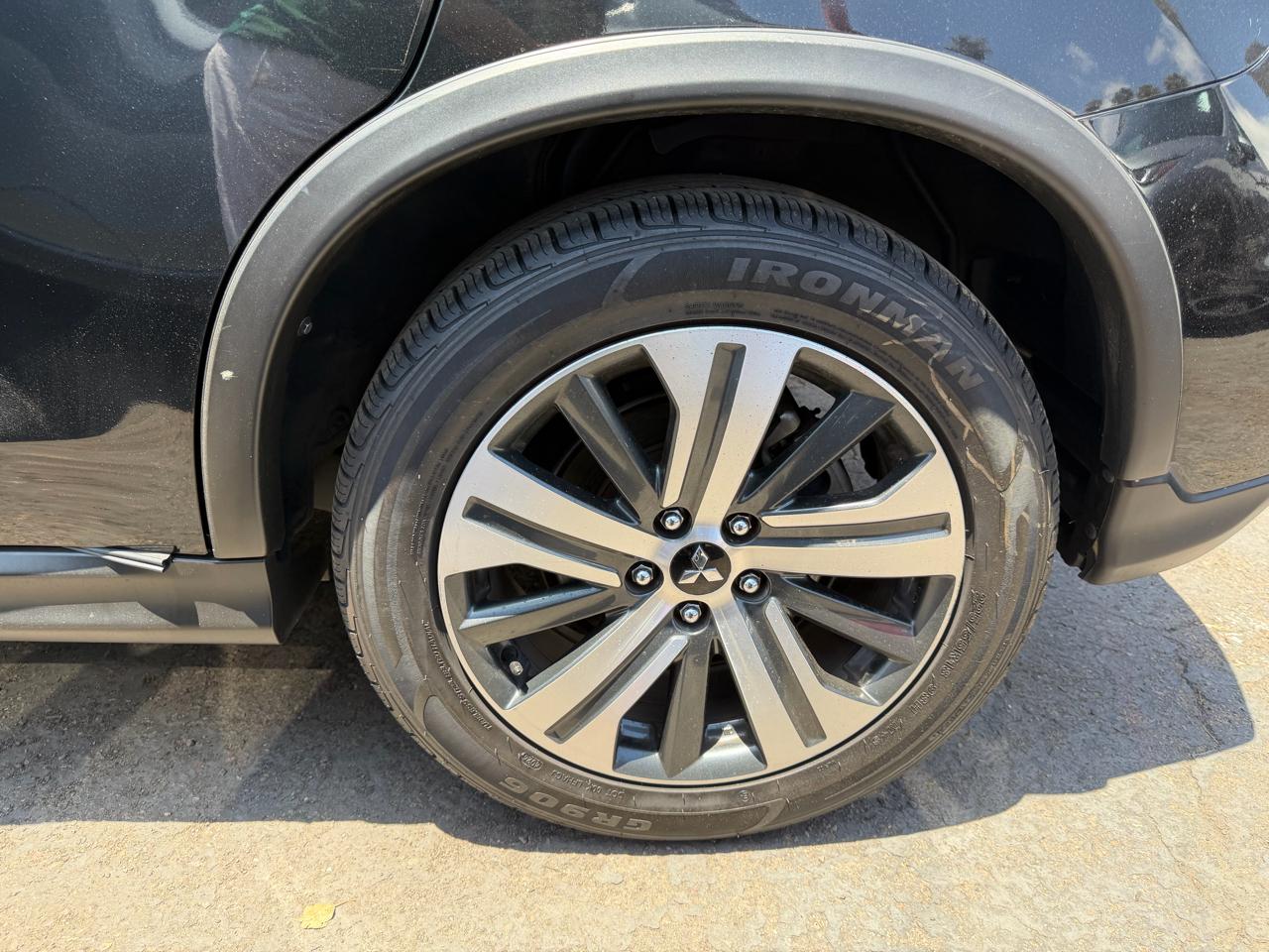 Mitsubishi Outlander Sport  2023