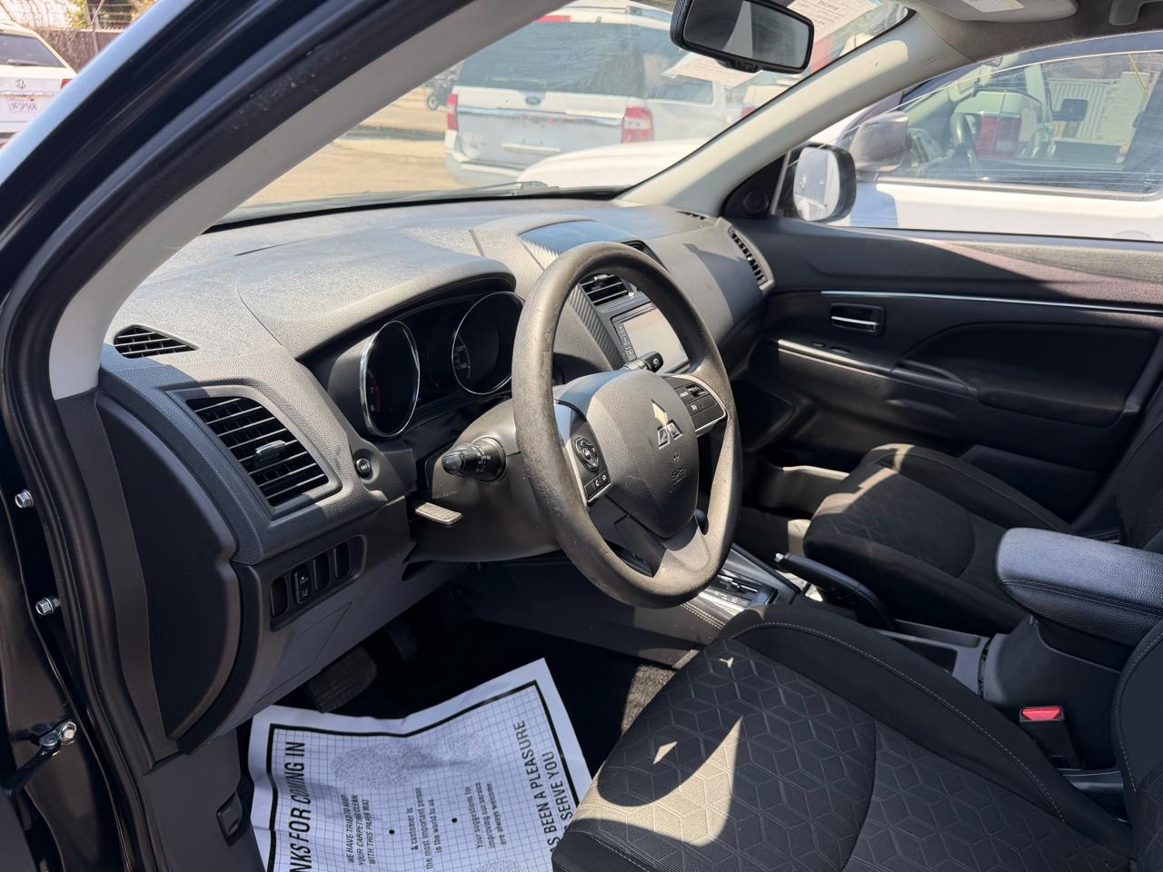 Mitsubishi Outlander Sport  2023