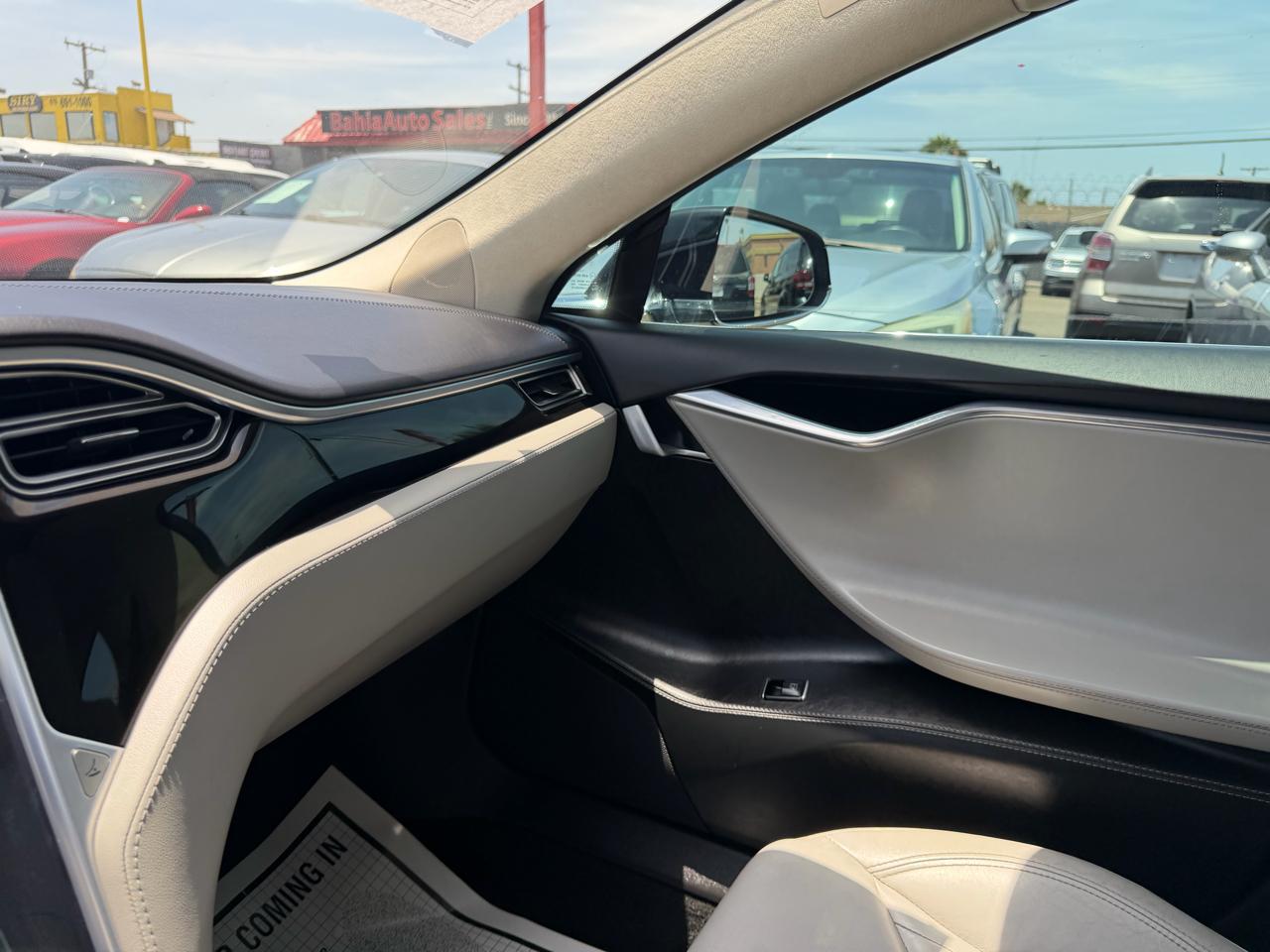 Tesla Model S  2015