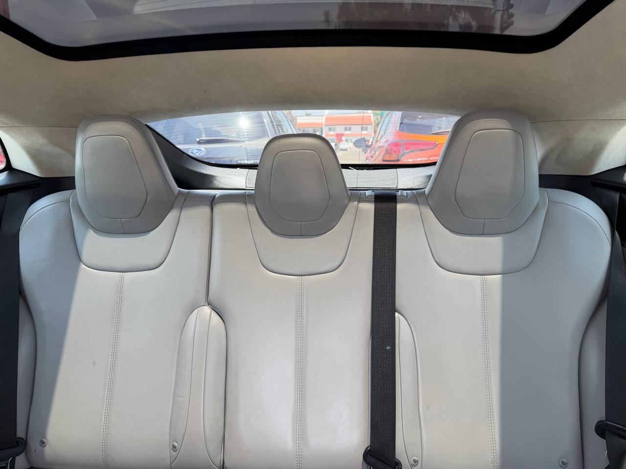 Tesla Model S  2015