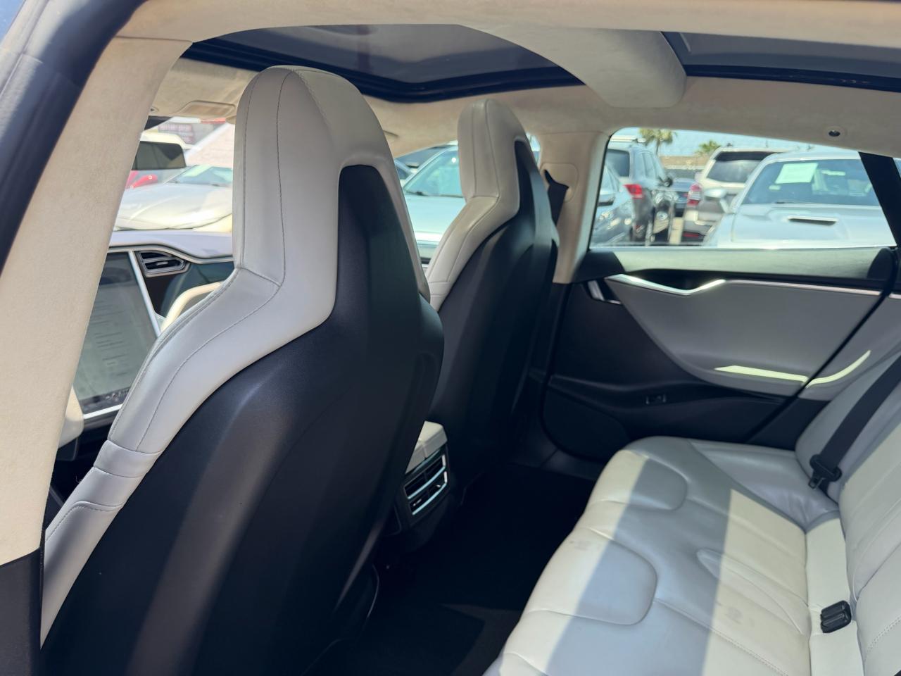 Tesla Model S  2015