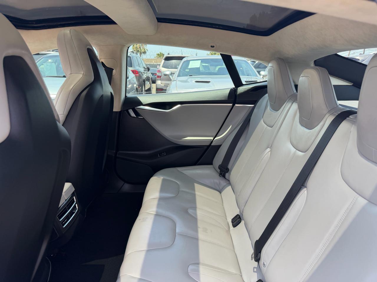 Tesla Model S  2015