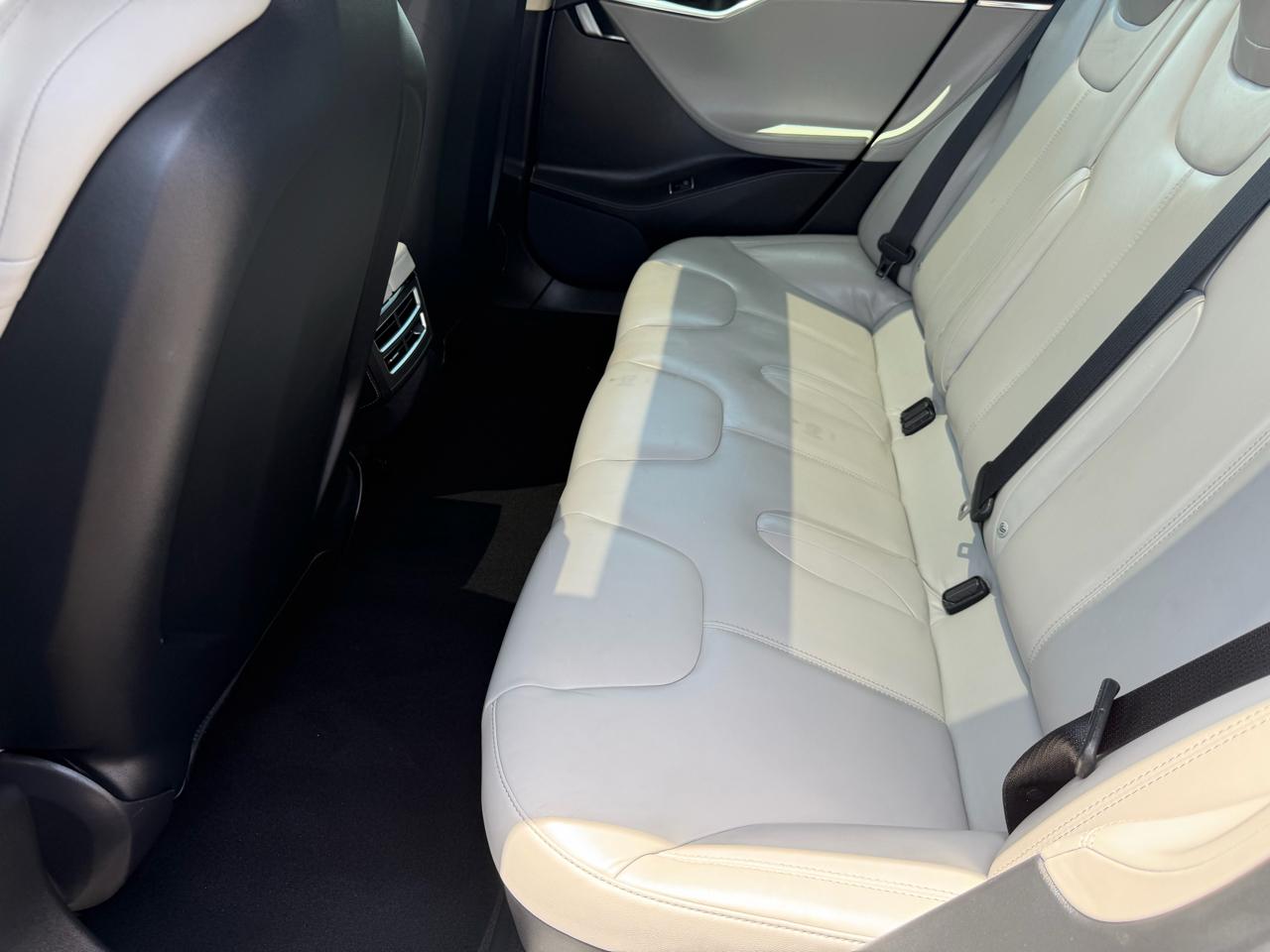 Tesla Model S  2015