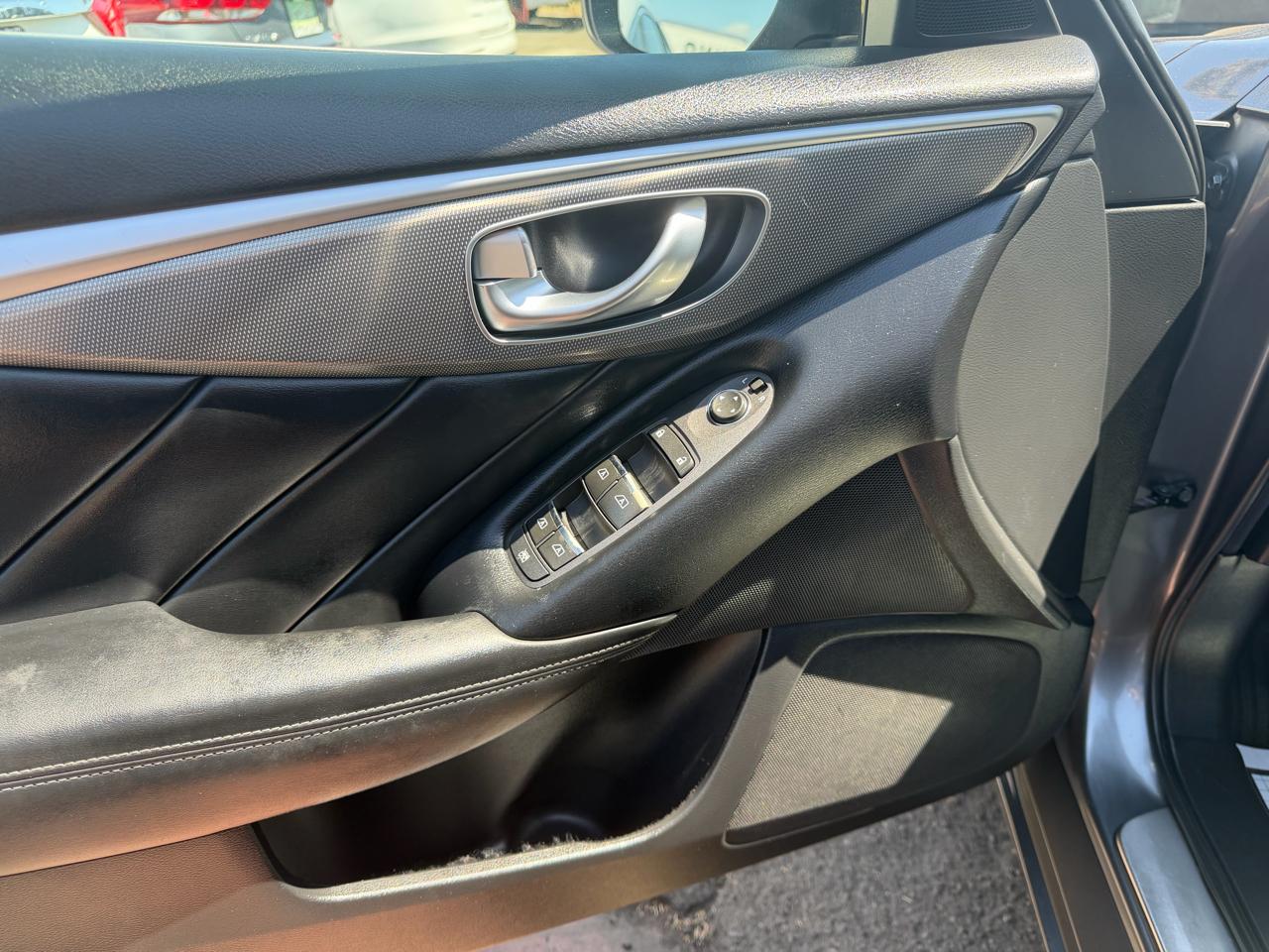 Infiniti Q50  2015