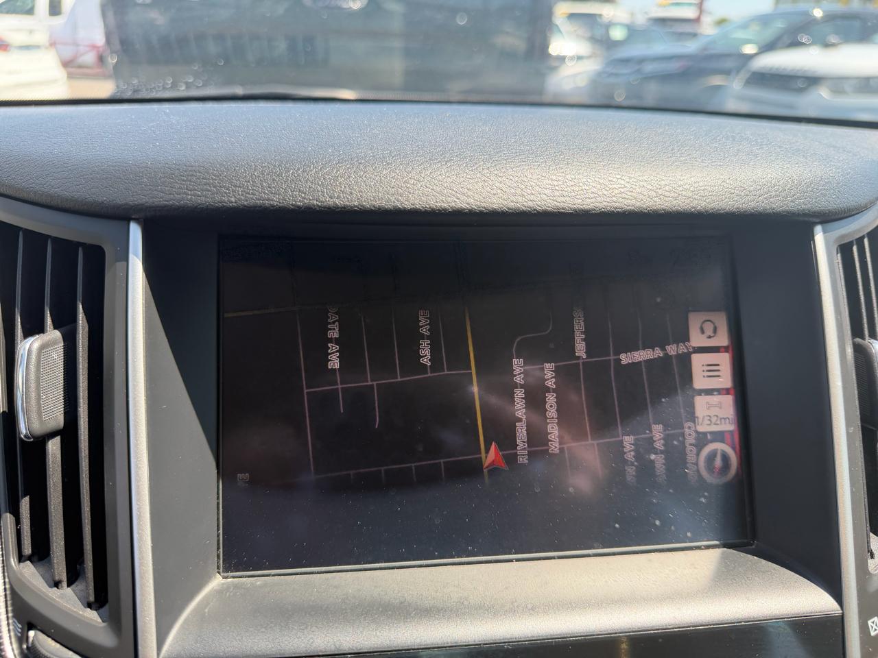 Infiniti Q50  2015