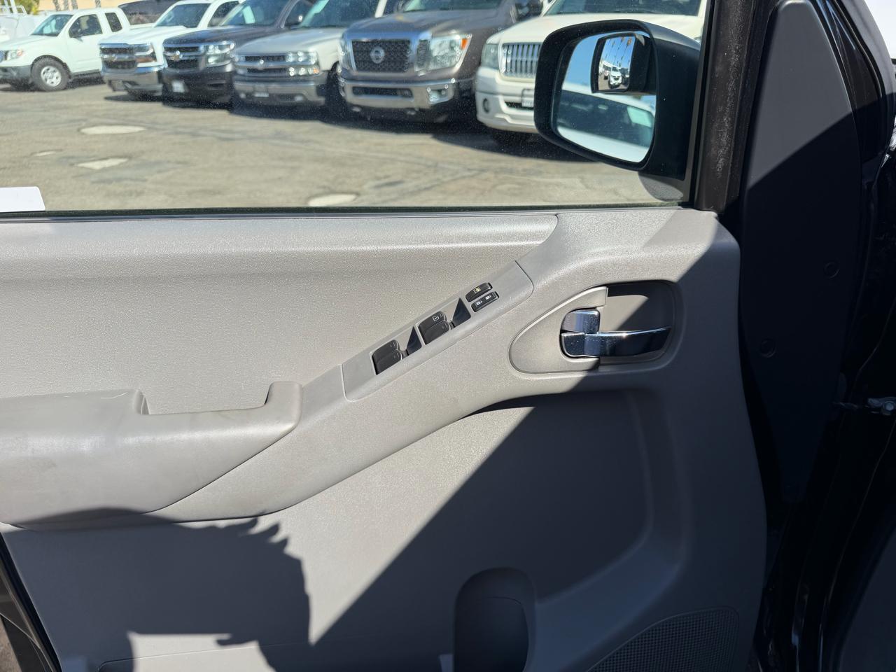 Nissan Frontier  2014