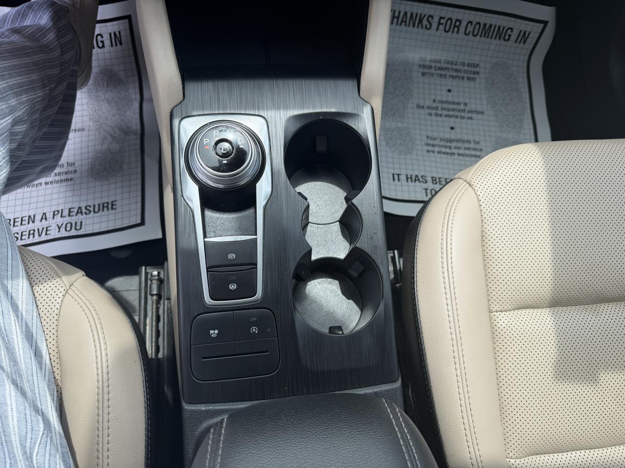 Ford Escape  2021