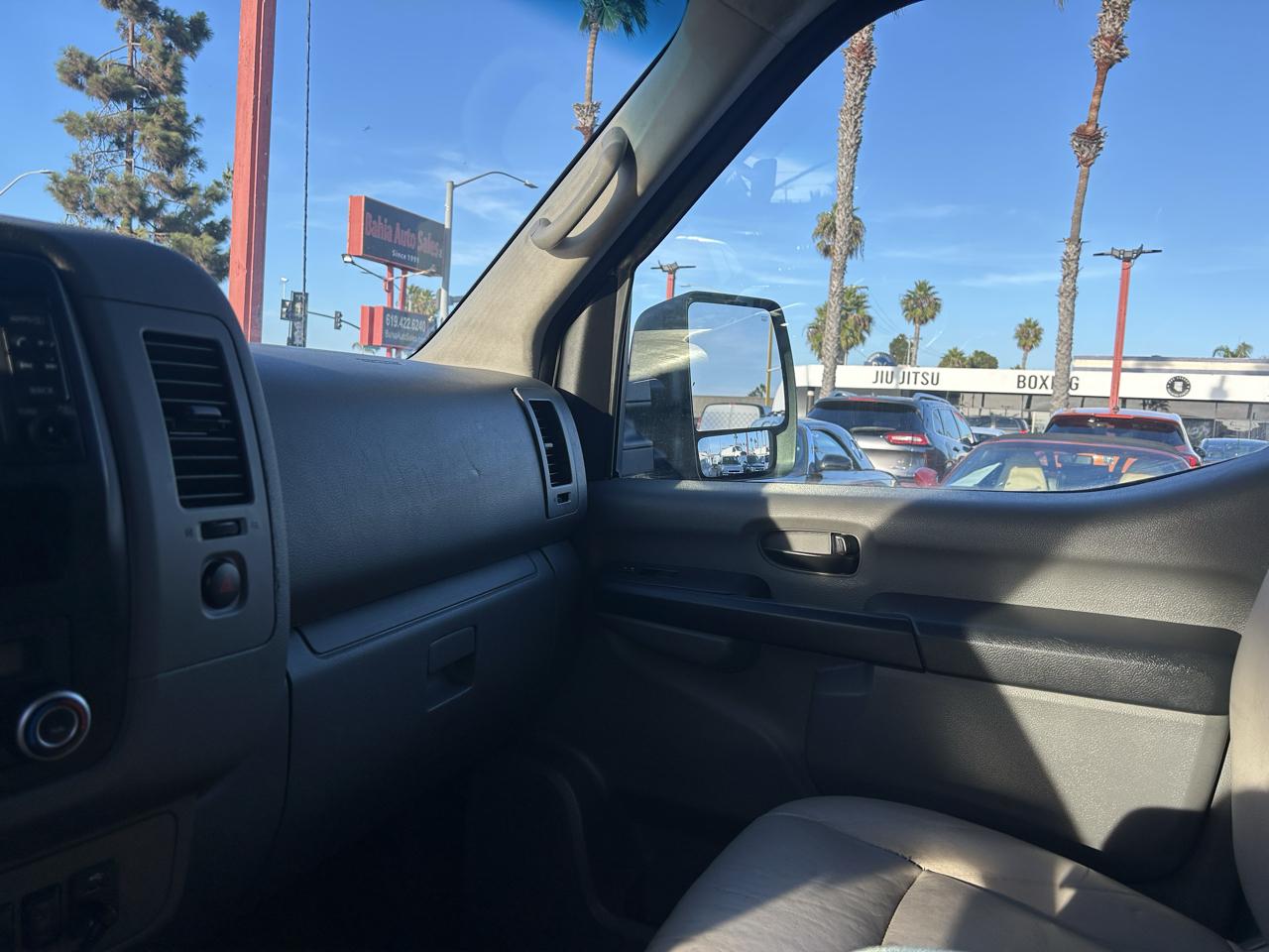 Nissan NV Passenger  2016