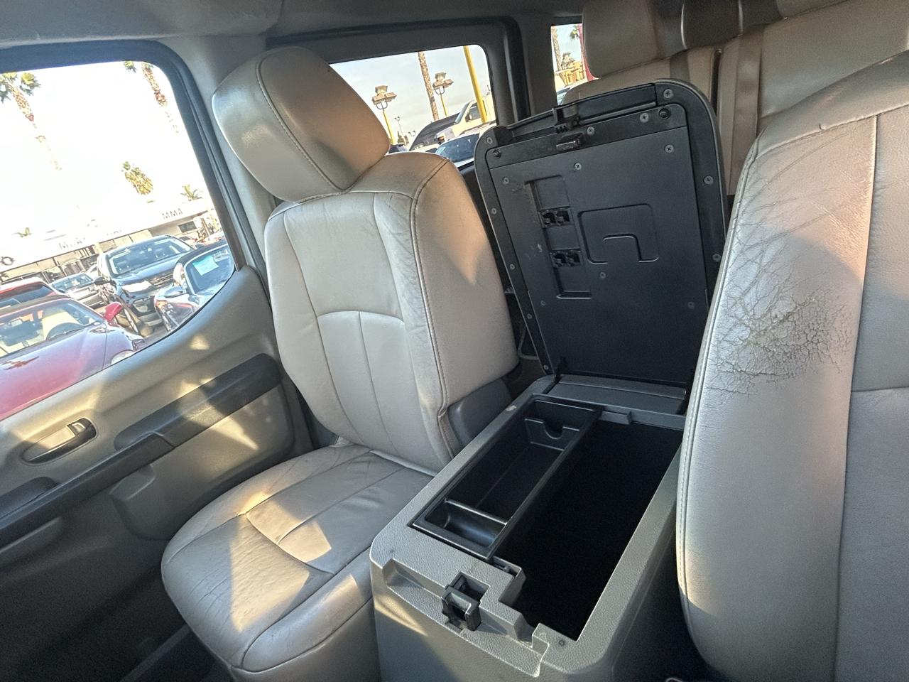 Nissan NV Passenger  2016