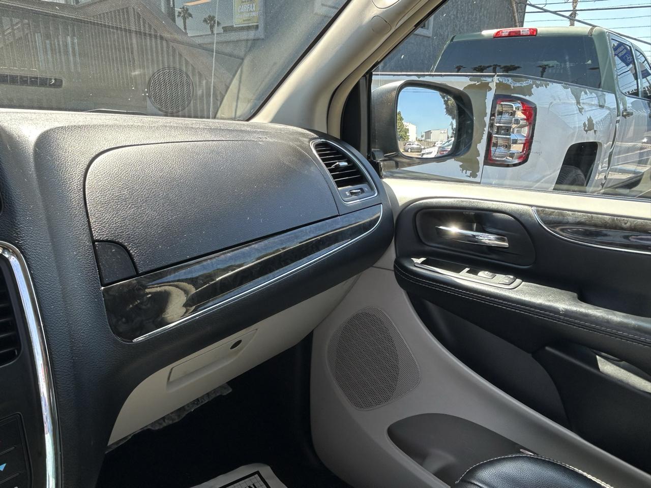 Chrysler Town & Country  2015