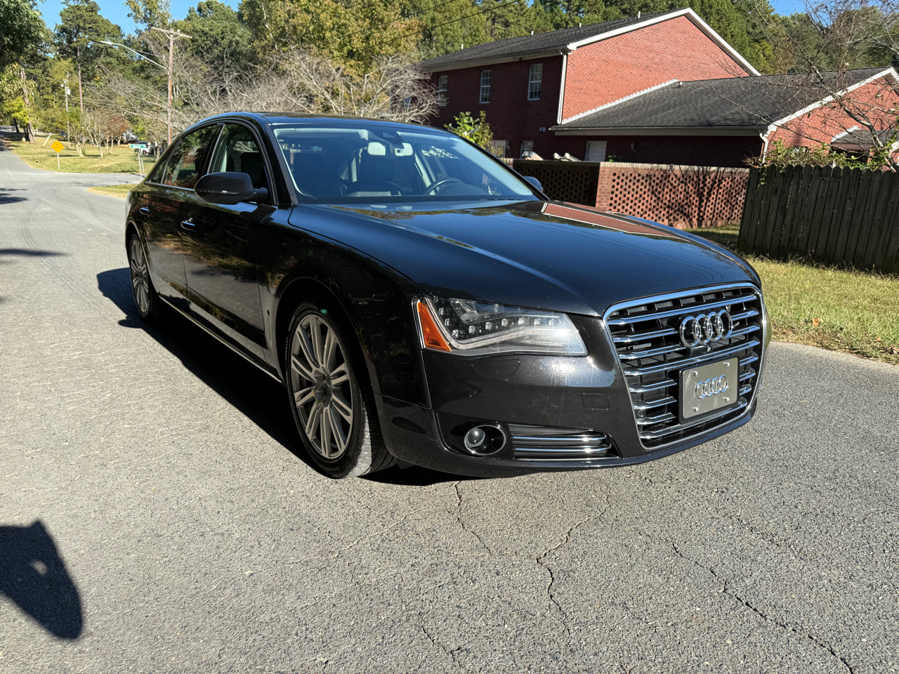 Audi A8 4.0T Sedan L quattro Tiptronic 2013 Audi A8 4.0T Sedan L quattro Tiptronic 2013