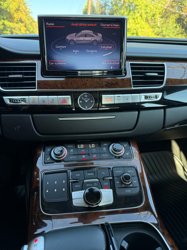 Audi A8 4.0T Sedan L quattro Tiptronic 2013 Audi A8 4.0T Sedan L quattro Tiptronic 2013