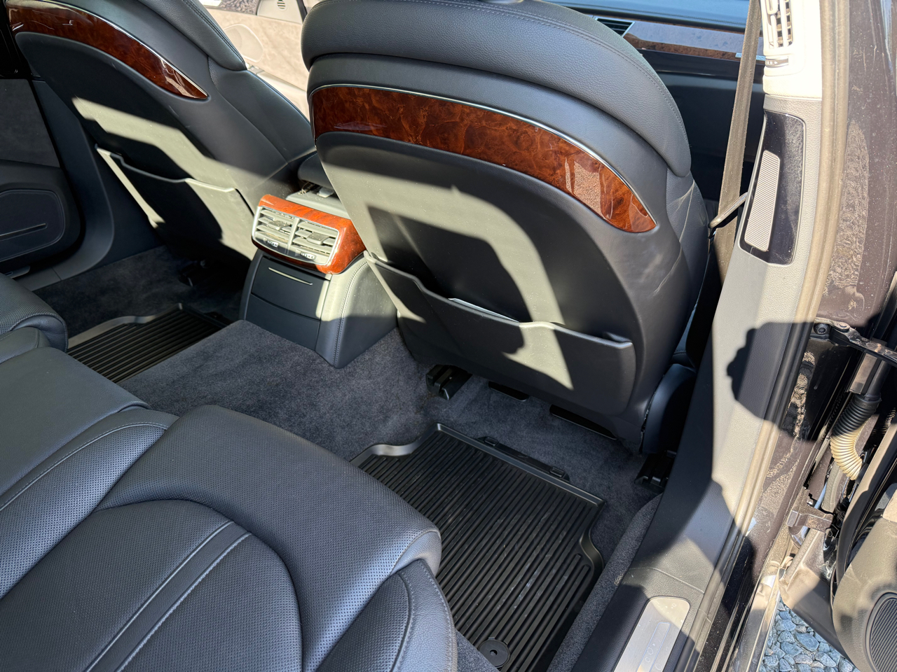 Audi A8 4.0T Sedan L quattro Tiptronic 2013 Audi A8 4.0T Sedan L quattro Tiptronic 2013