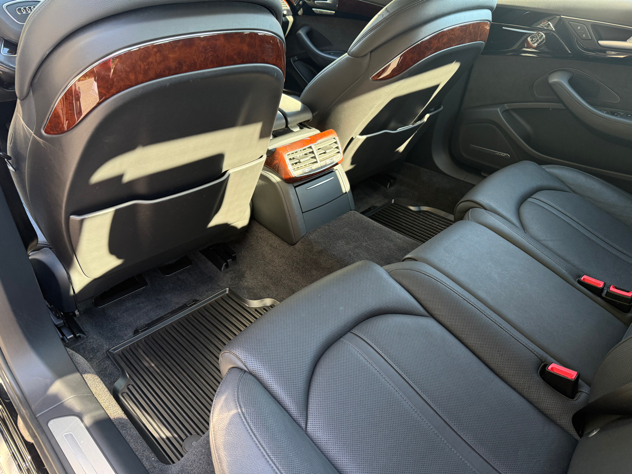 Audi A8 4.0T Sedan L quattro Tiptronic 2013 Audi A8 4.0T Sedan L quattro Tiptronic 2013