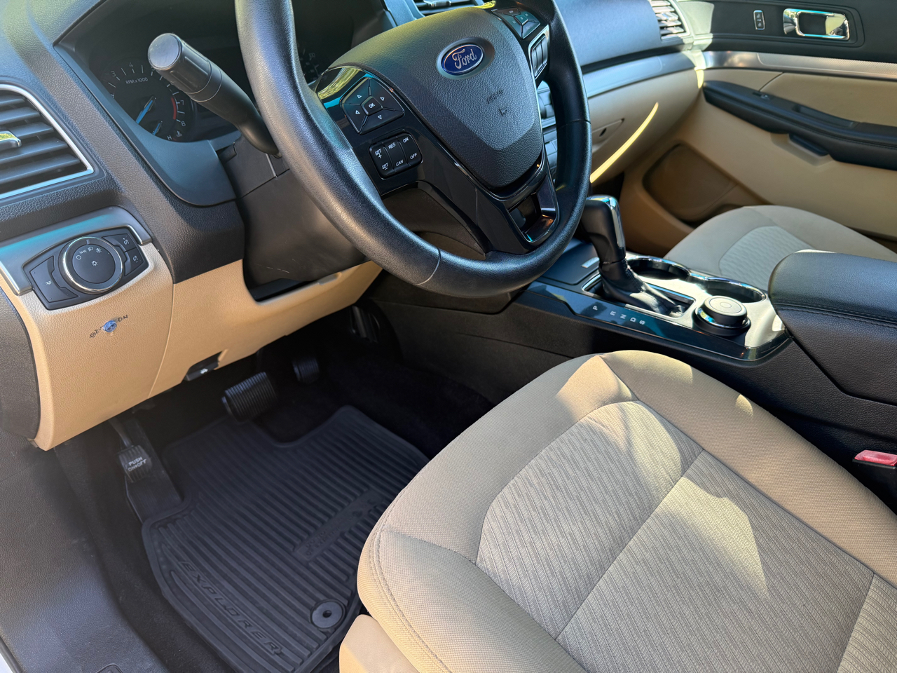 Ford Explorer Base 4WD 2016 Ford Explorer Base 4WD 2016