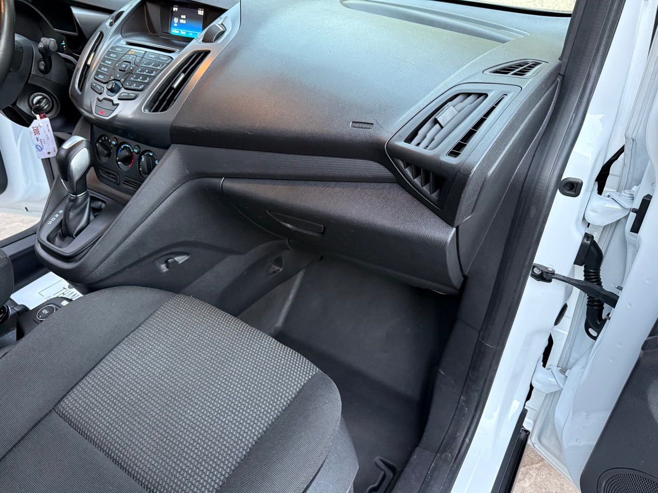 Ford Transit Connect Cargo Van XL LWB w/Rear 180 Degree Door 2017 Ford Transit Connect Cargo Van XL LWB w/Rear 180 Degree Door 2017