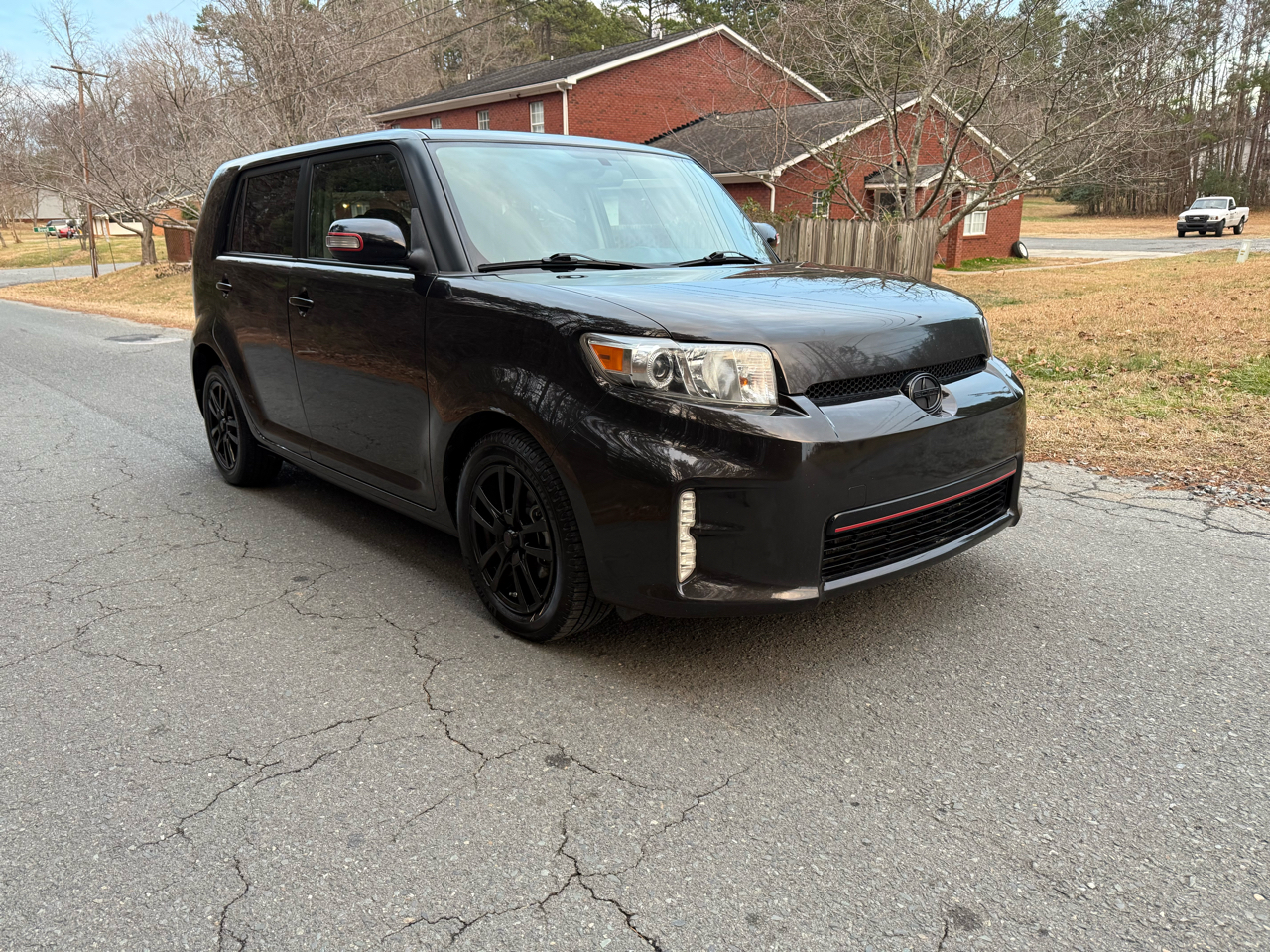 Scion xB 5-Door Wagon 5-Spd MT 2015