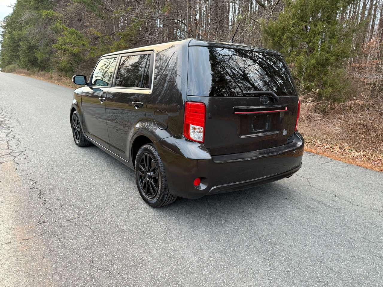 Scion xB 5-Door Wagon 5-Spd MT 2015