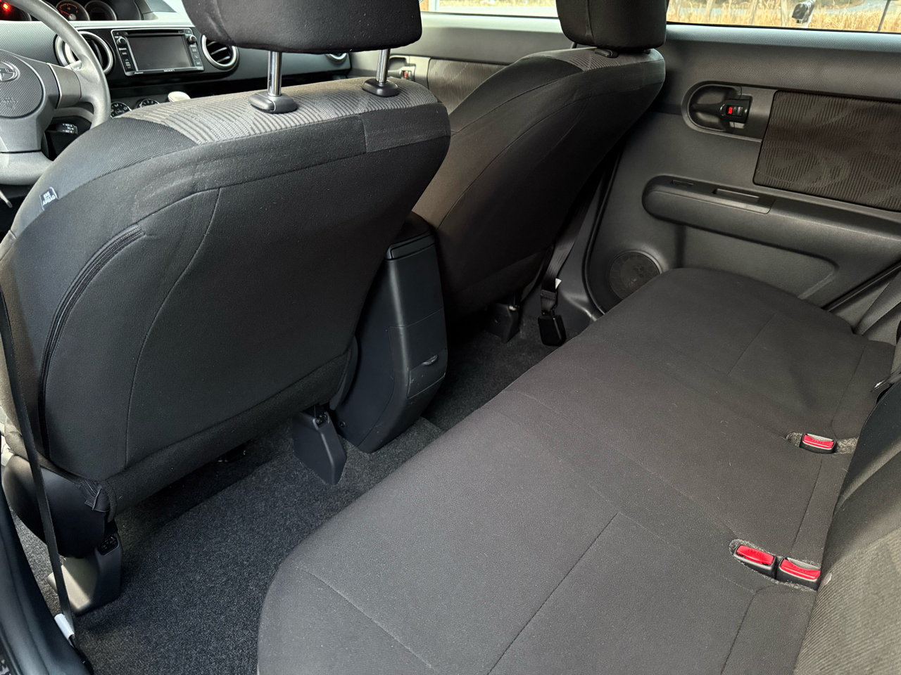 Scion xB 5-Door Wagon 5-Spd MT 2015