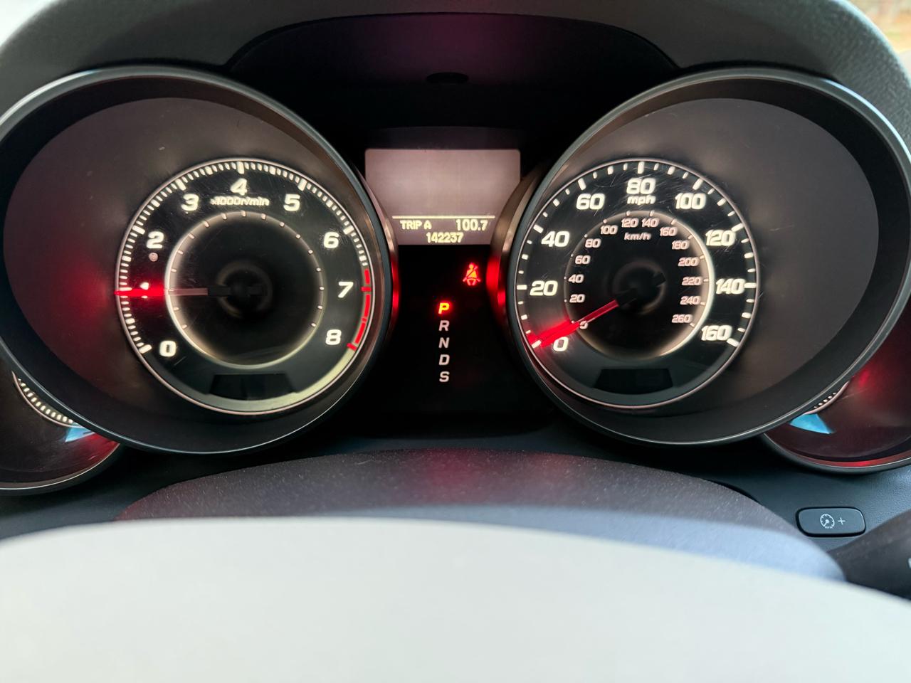 Acura MDX 6-Spd AT w/Tech Package 2011