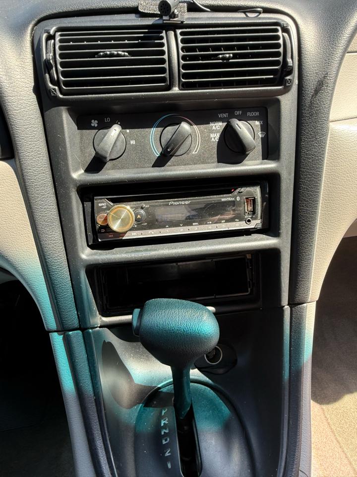 Ford Mustang Coupe 1998