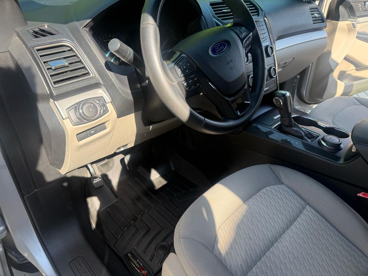 Ford Explorer Base 4WD 2019