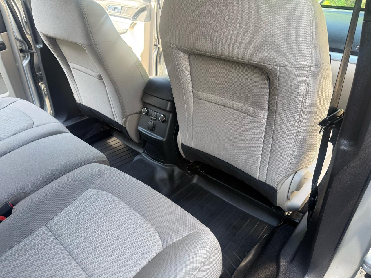 Ford Explorer Base 4WD 2019