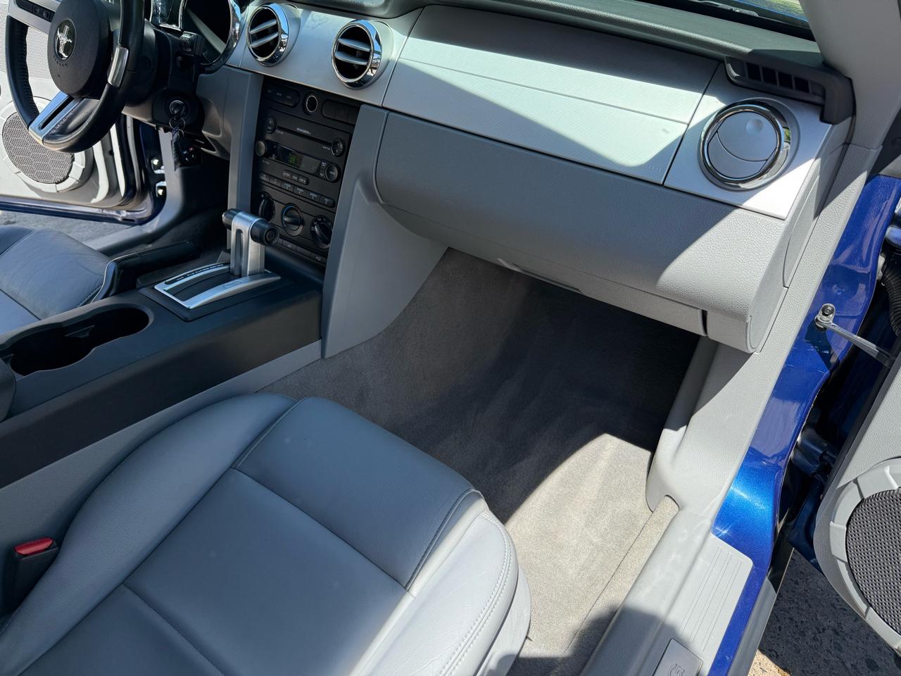 Ford Mustang V6 Standard Coupe 2006