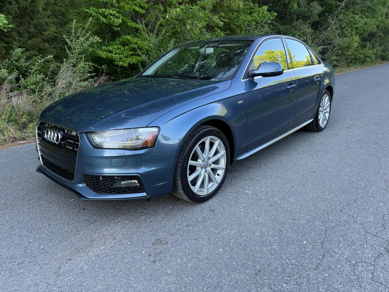 Audi A4 2.0T Premium Sedan 2016