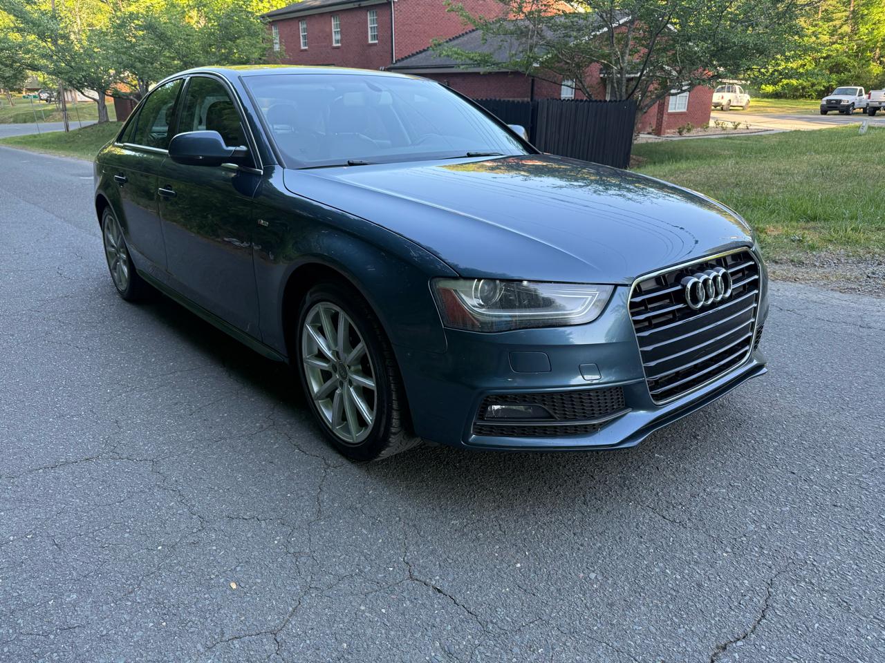 Audi A4 2.0T Premium Sedan 2016