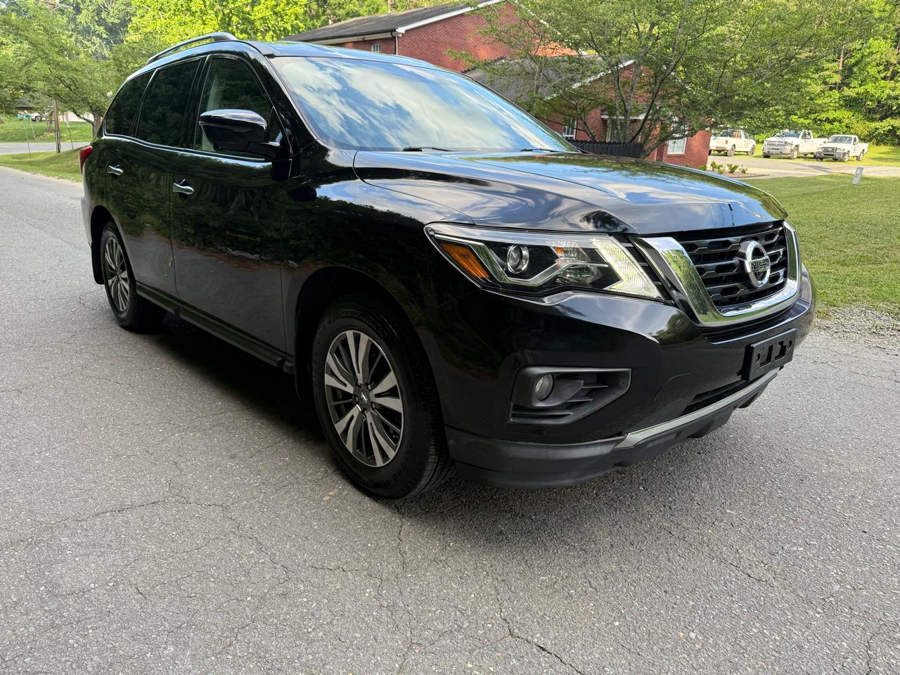 Nissan Pathfinder Platinum 4WD 2017