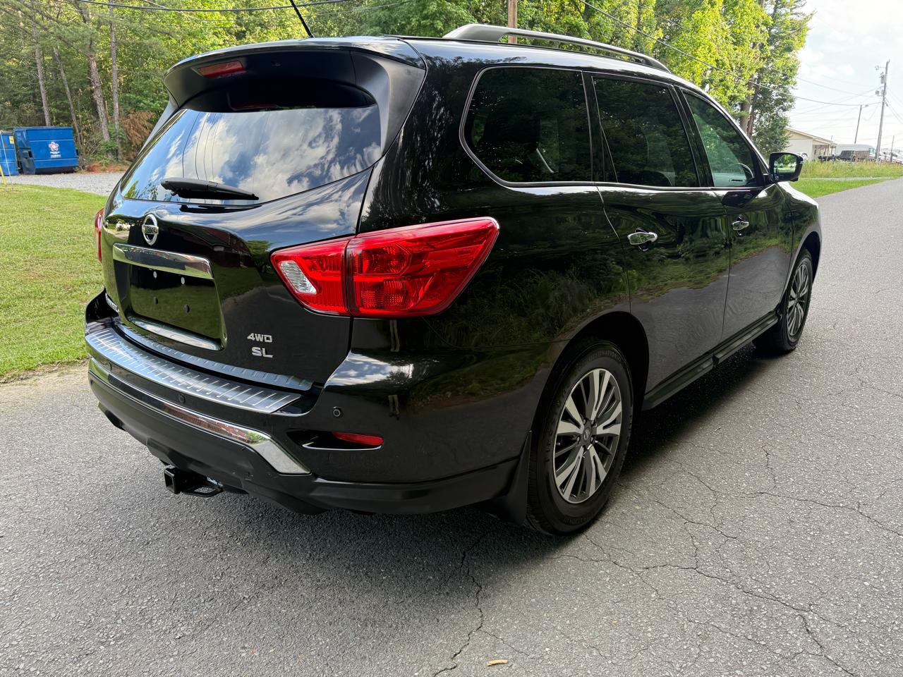 Nissan Pathfinder Platinum 4WD 2017