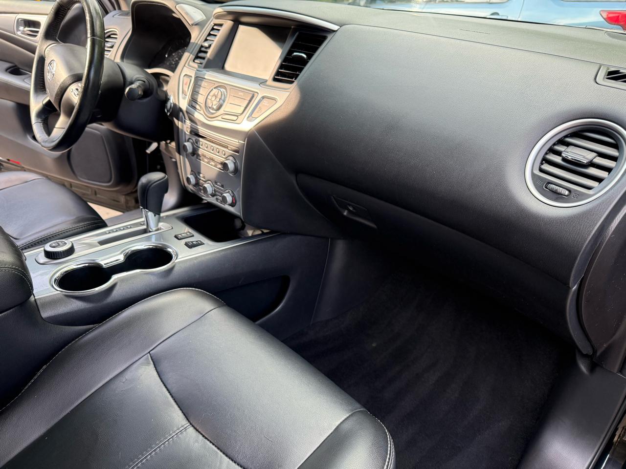 Nissan Pathfinder Platinum 4WD 2017