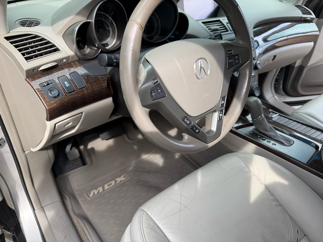 Acura MDX 6-Spd AT w/Tech Package 2011