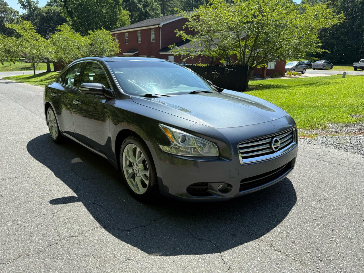 Nissan Maxima SV 2012
