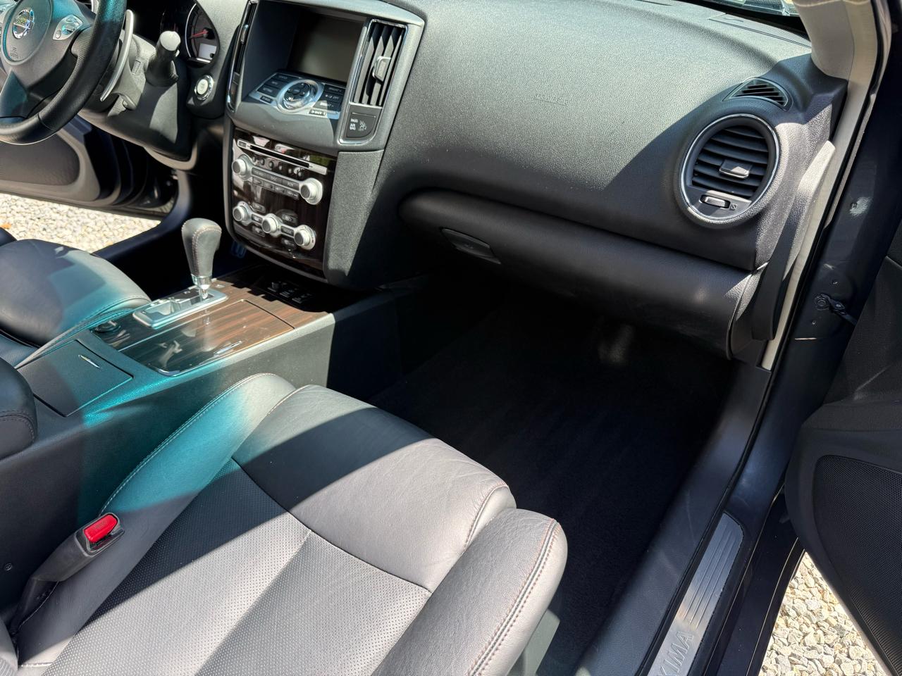 Nissan Maxima SV 2012