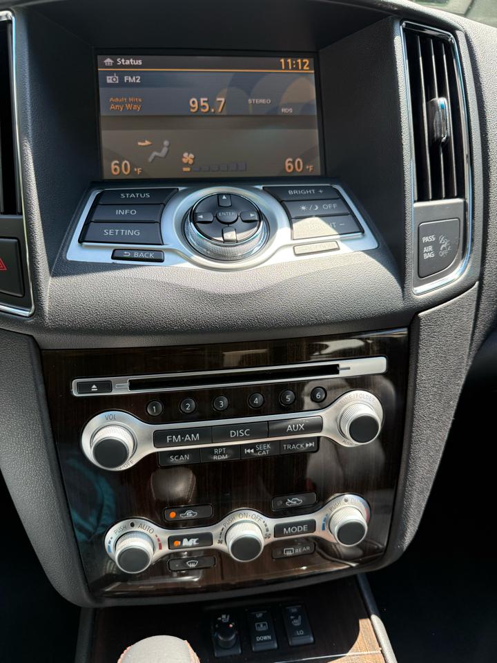 Nissan Maxima SV 2012