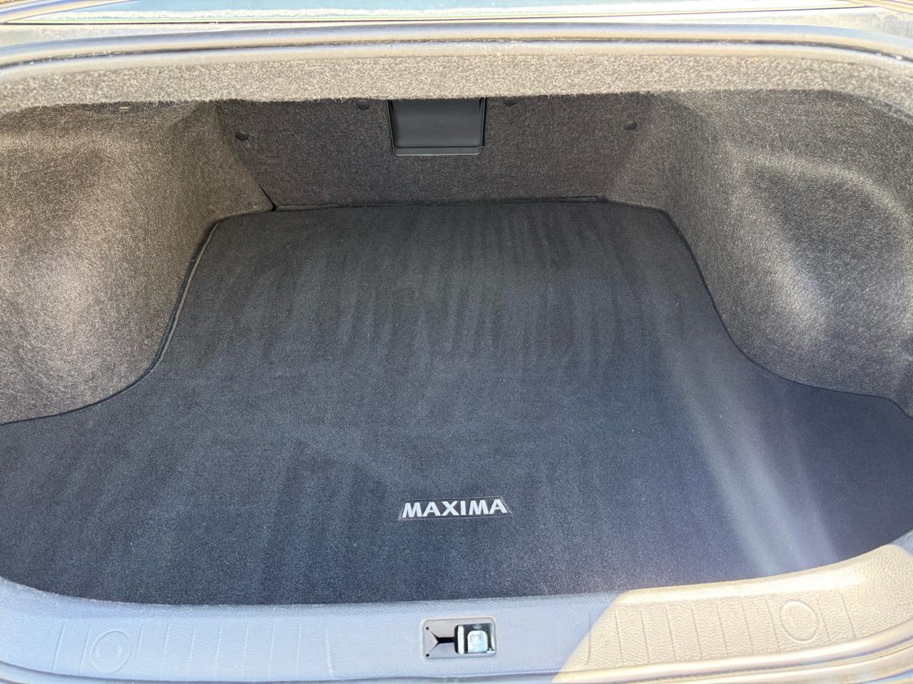 Nissan Maxima SV 2012